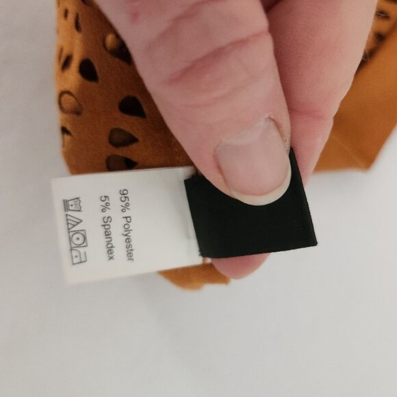 Shein Laser-Cut Halter Crop Top With Adjustable Tie Back Size L - Picture 6 of 7